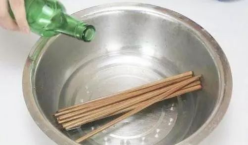 筷子出现霉斑别扔，从长沙家政那学了一个清洁方法，去除霉斑还能用(图3)